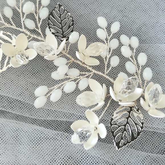 NEW White Bride Large Floral Vine Flower Headpiece